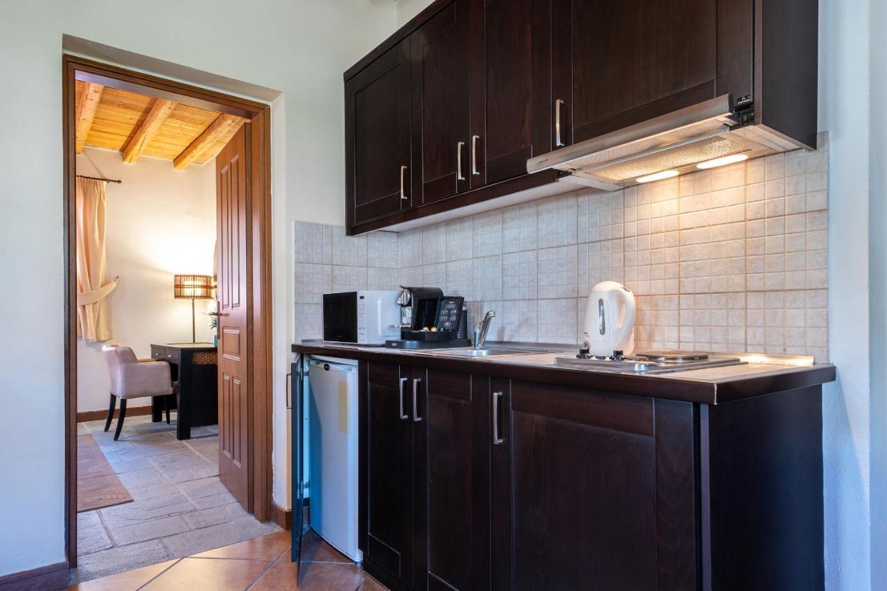 Lively Lofts By The Varos Residences Esterno foto